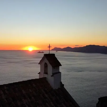 Mija Sunset Apartmán